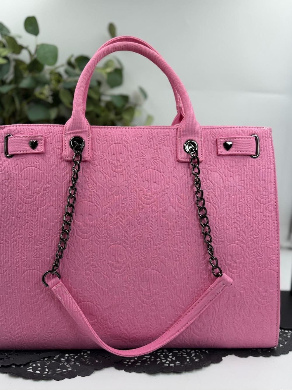 betsey johnson viral pink embossed skull floral tote bag w pouch - Picture 7 of 7